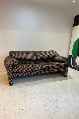 Check Maralunga Sofa by Magistretti for Cassina