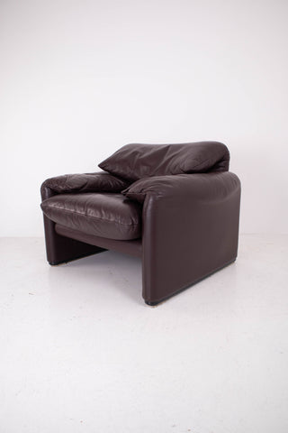 Maralunga Leather Armchair by Magistretti for Cassina
