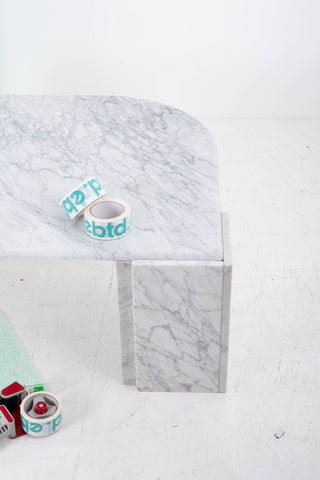 Leaf-Shaped Marble Coffee Table - white/grey