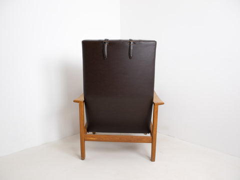 Vintage Swedish lounge chair with leather upholstery
