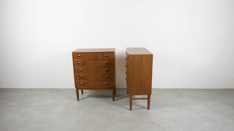 Mid-century chest of drawers