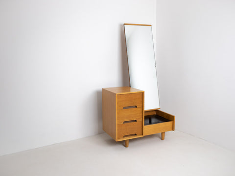Dressing console with mirror