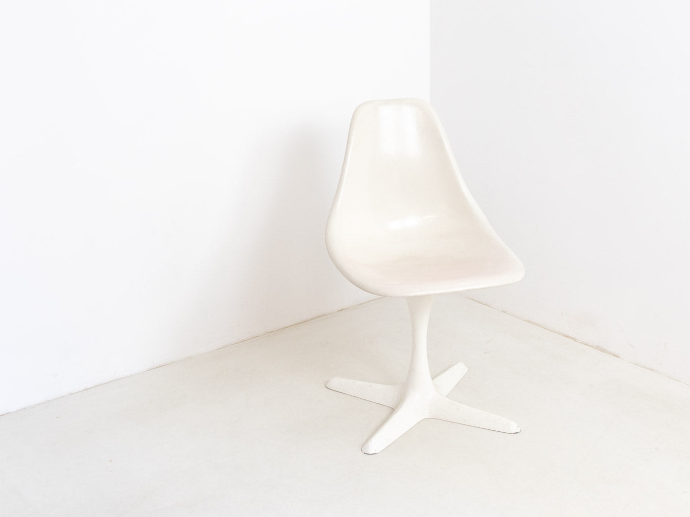 Arkana tulip chair top